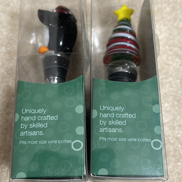 Wine Stoppers art glass NWT in the box. Penguin and a Christmas tree. - Picture 5 of 6